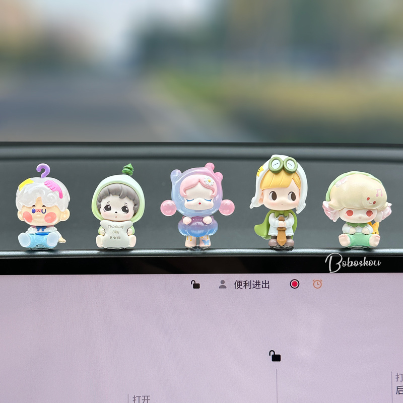 Bubble Mart Is Going on a Picnic with Me, Cute Figurine Doll for Car Dashboard Decoration Bubble Mart Is Going on a Picnic with Me, Cute Figurine Doll for Car Dashboard Decoration