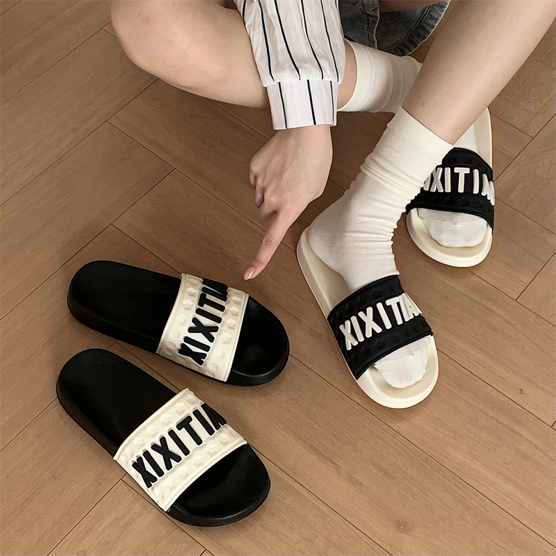 Summer Slippers for Men and Women, Outdoor Non-Slip Soft-Soled Street Style Personalized English Letter Couple Color-Blocking Beach Slippers