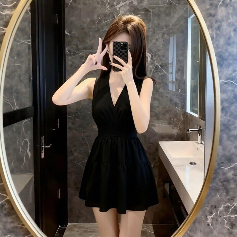 French-Style Black V-Neck Sleeveless Dress for Women, New Summer Model, Waist-Cinching, High-End, Slim-Fitting Short Dress