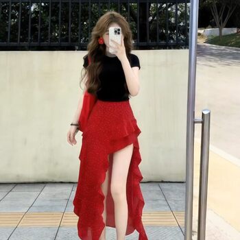 Korean Style Black Short-Sleeved T-Shirt, Irregular Polka Dot Skirt, Two-Piece Set for Women, New Summer Slim Fit Suit