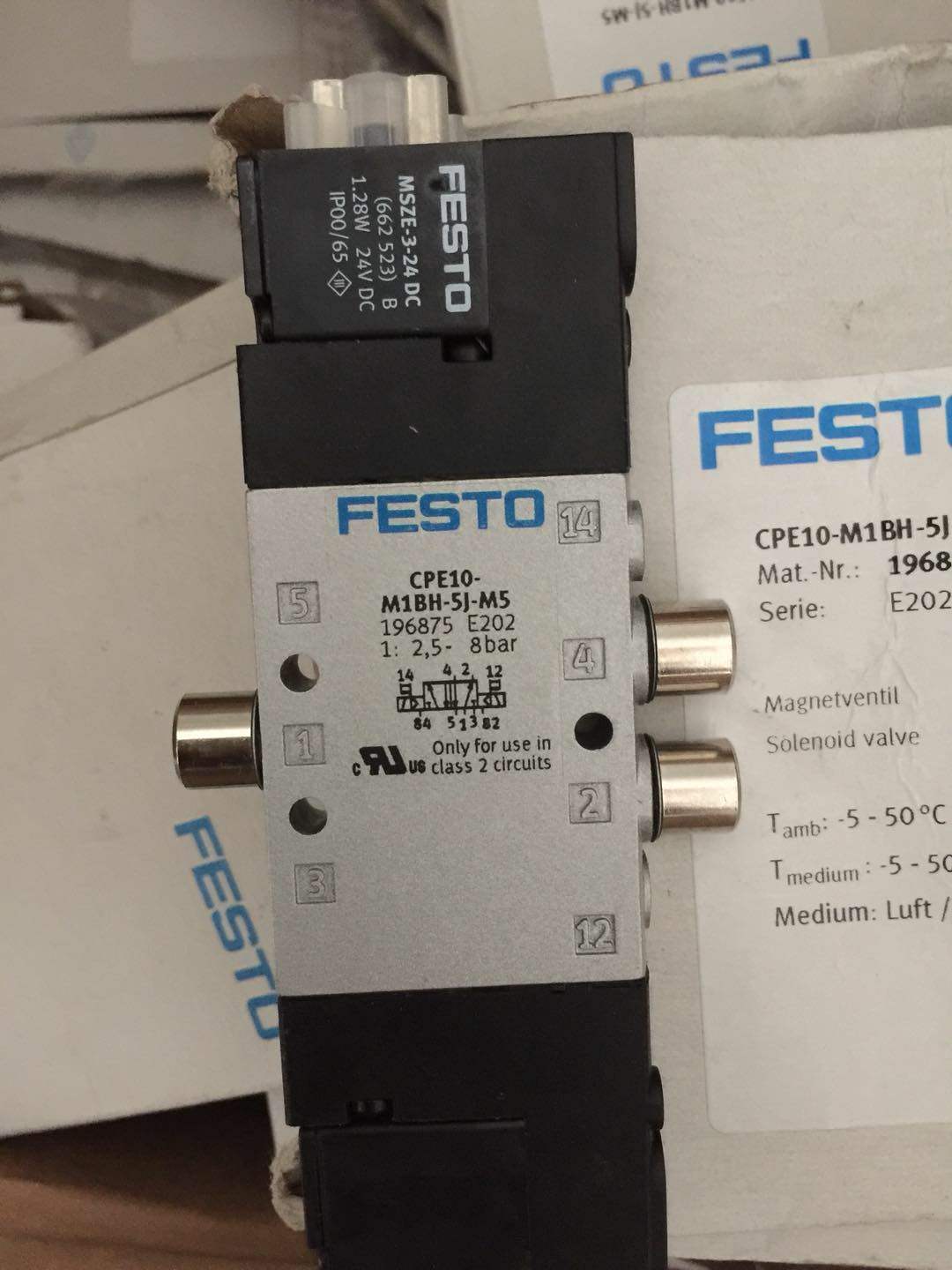 FESTO Feste solenoid valve 196892 CPE14-M1BH-3OL-QS-8