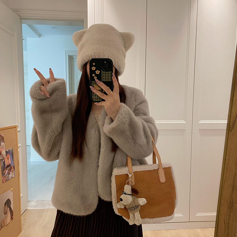 Japanese-Style Coopkoop Minimalist and Comfortable Mink Fur Eco-Friendly Faux Fur Coat, Integrated Fur and Leather, V-Neck Short Style