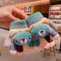 Зеленый, с медвежатами