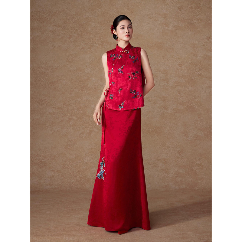New Chinese-Style Toast Dress for the Bride, Retro Style Stand-Up Collar Engagement Banquet Dress, Red Elegant Sleeveless Dress with a Stunning and High-End Feel