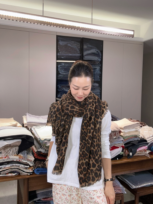 【Romantic Leopard Print】Vintage Fashion Cashmere Warm Shawl Scarf 【Romantic Leopard Print】Vintage Fashion Cashmere Warm Shawl Scarf