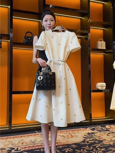 Элитное изысканное белое летнее платье, юбка, в стиле Шанель, изысканный стиль, яркий броский стиль