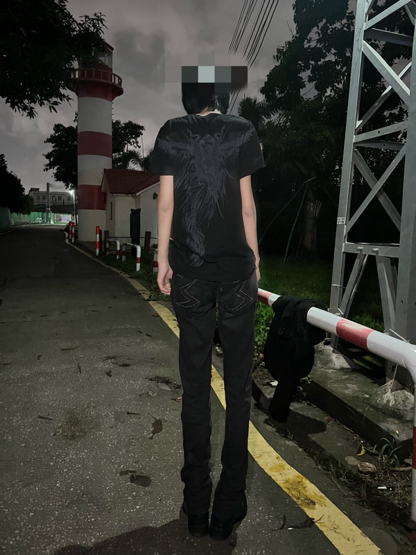 [Original Exclusive] Melancholy Mushroom Autonomous 14Thaddition Visual Style Feather Serpent God Slogan V-Neck Short Sleeve