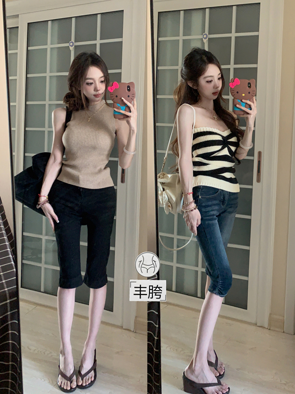 【Trendy】Hip-Enhancing Two-Tone Capri Pants for Women, Slim Fit, Mid-Length Cycling Pants, Casual Jeans 【Trendy】Hip-Enhancing Two-Tone Capri Pants for Women, Slim Fit, Mid-Length Cycling Pants, Casual Jeans