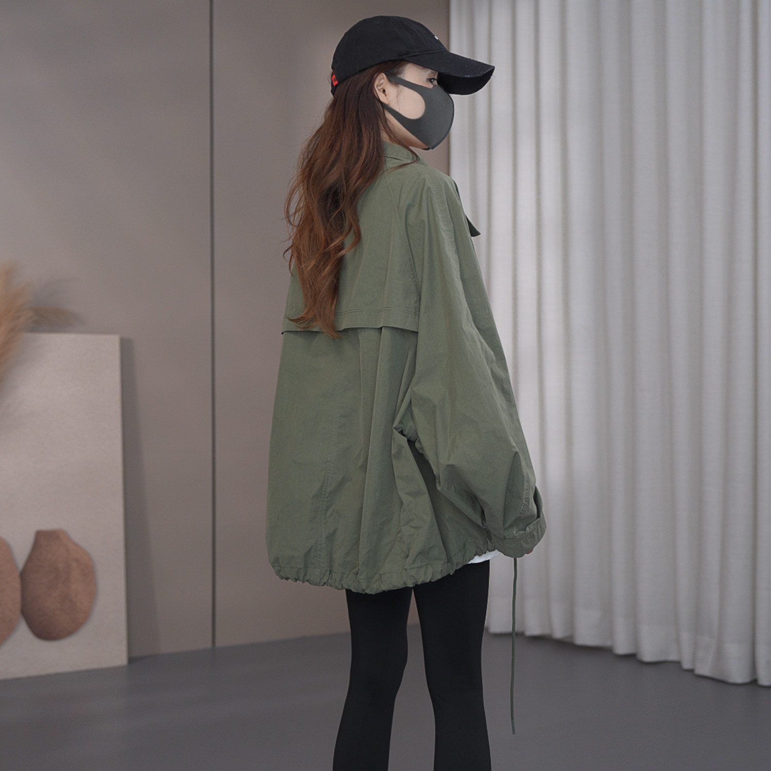 Shuoge スタンドカラーケープ カジュアル ドローストリング ニッチデザイン 長袖 春 トレンチコート ジャケット トップス 27053