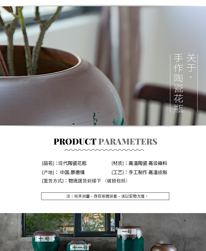 Retro nostalgia of jingdezhen ceramics of large vases, flower arranging place decoration to the hotel villa living room dry flower POTS