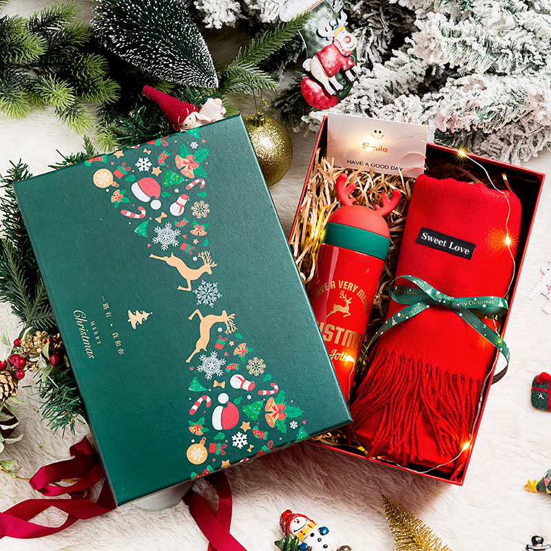 Boy walking heart gifts for men and women friends practical insulated cup scarves for men Christmas beautifully gift sets