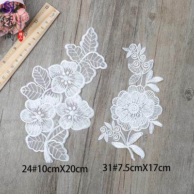 Clothes hot stamping down clothing Breaking Hole stickup Fashion fabric Cloth Appliquel White Tableclob to decorate the small number of mosquito