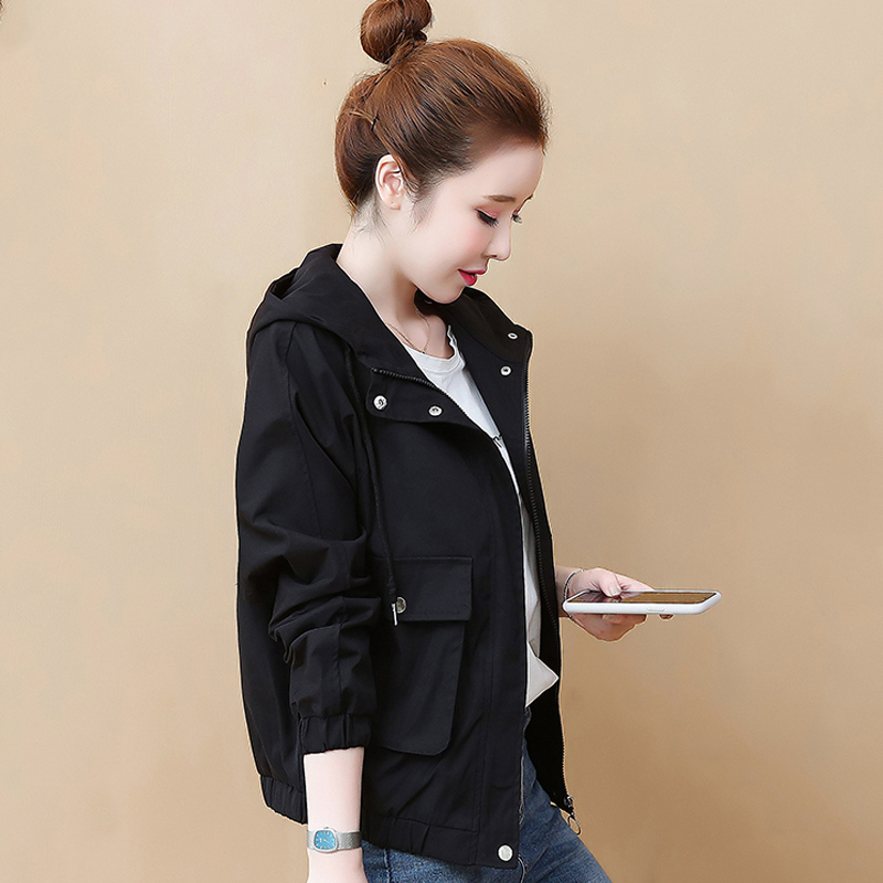 Trench Coat for Women, Fashionable and Stylish Jacket, Baseball Uniform, 2026 New Model, Petite Size, Spring and Autumn, Elegant, Age-Reducing, Short Coat