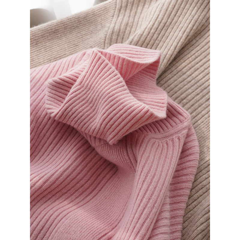 In Stock! Say Goodbye to the 50% off Season! 100% Wool, Lazy-Style Chunky Knit Turtleneck Sweater with Slit, Model Uzas109