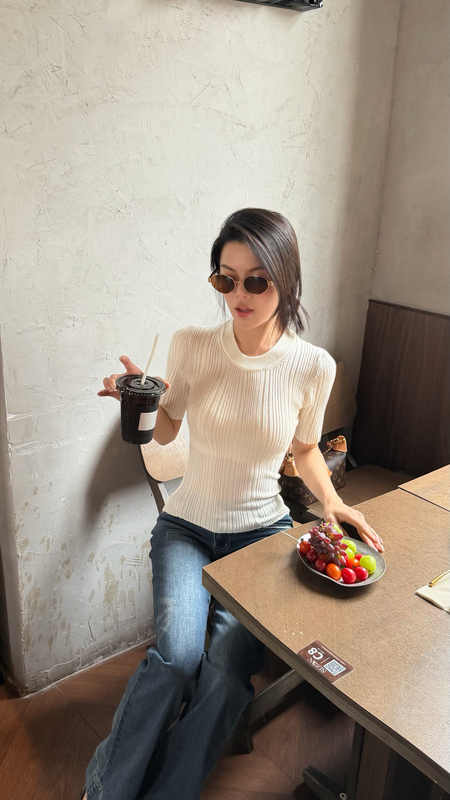 Zhang Hanhan Korean Style Versatile Simple Round Neck Short-Sleeve Slim-Fit Slimming Old Money Style Irregular Ribbed Knit Top Zhang Hanhan Korean Style Versatile Simple Round Neck Short-Sleeve Slim-Fit Slimming Old Money Style Irregular Ribbed Knit Top