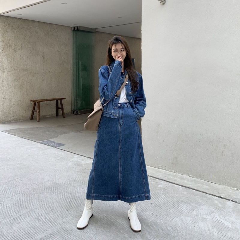 Small subsuit woman 2021 Spring new retro port Wind denim jacket High waist and half body dress Two sets