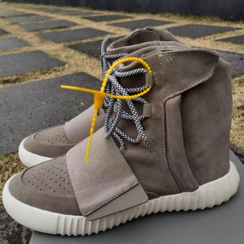 Kanye Yeezy 750 Men's High-Top Large Size Genuine Leather Martin Boots Casual Retro Workwear Couple's Dad Shoes for Men and Women