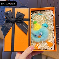 Зеленая подвеска, оранжевая подарочная коробка