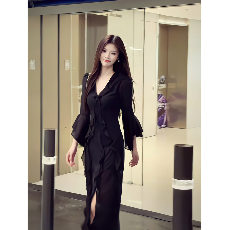 Hepburn-Style Black Ruffled V-Neck Dress for Women, 2026 Summer New Model, Bell Sleeves, Waist-Cinching, Slimming Long Dress Hepburn-Style Black Ruffled V-Neck Dress for Women, 2026 Summer New Model, Bell Sleeves, Waist-Cinching, Slimming Long Dress