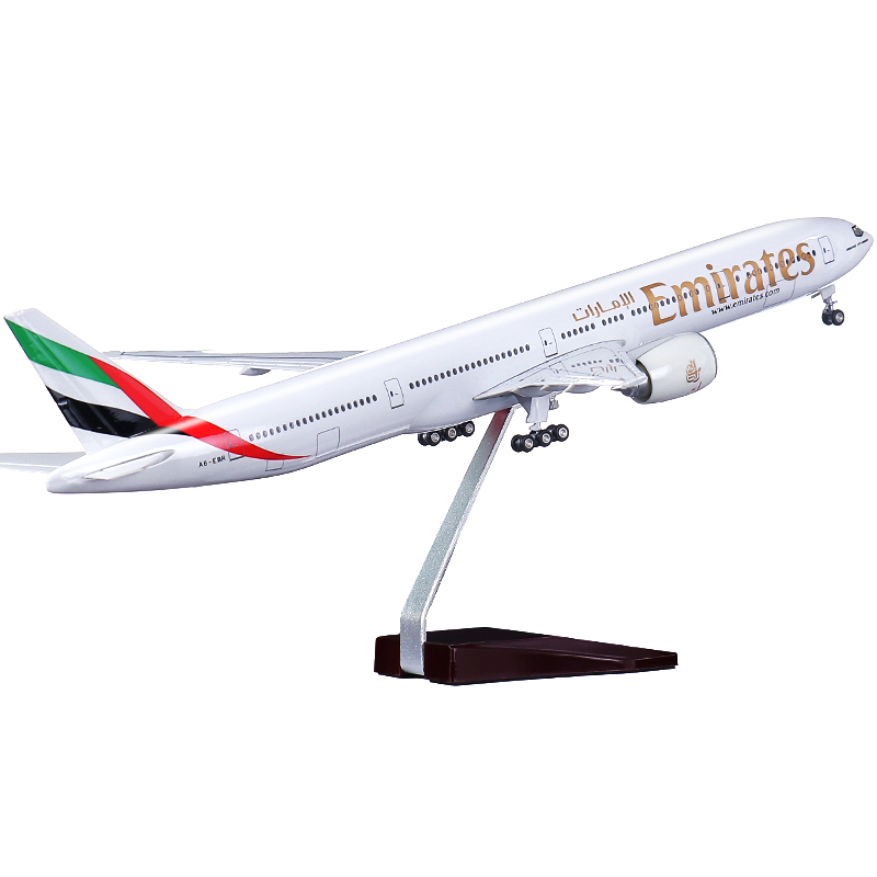 B777-300 Emirates Airlines Simulated Aircraft Model Assembled Passenger Plane with Wheels and Lights 47cm