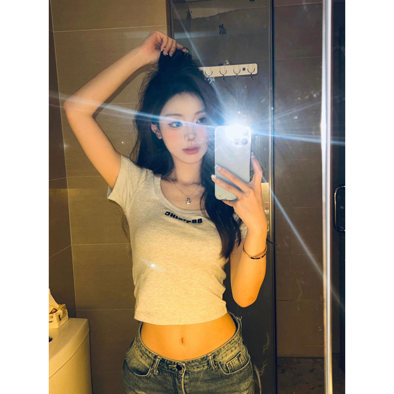 American-Style Square-Neck, Regular-Shoulder, Short-Sleeve T-Shirt for Women, Summer Design, Niche, Slim-Fit, Waist-Cinching, Pure and Sexy Short Top