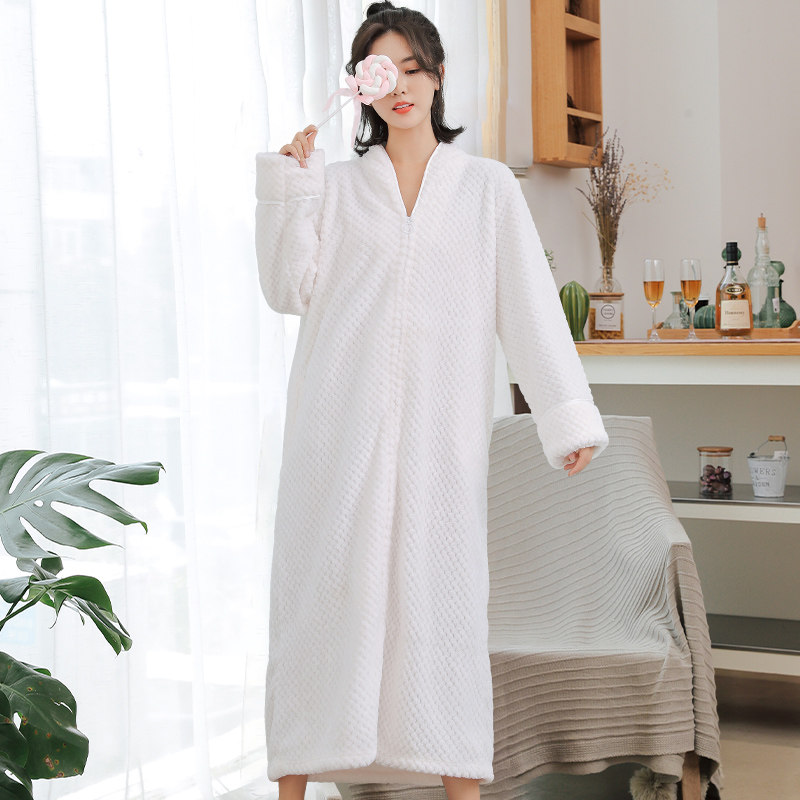 Winter coral velvet thickened long version of flannel hat zip sleepy dress can be worn outside