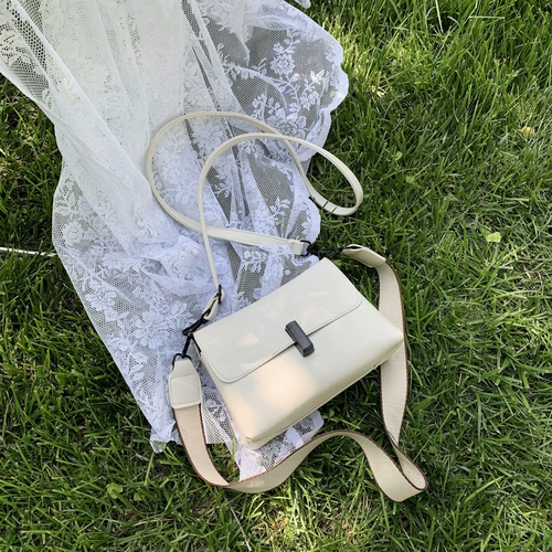 Вместительная и большая небольшая сумка, сумка через плечо, универсальная модная летняя сумка на одно плечо, популярно в интернете, коллекция 2021