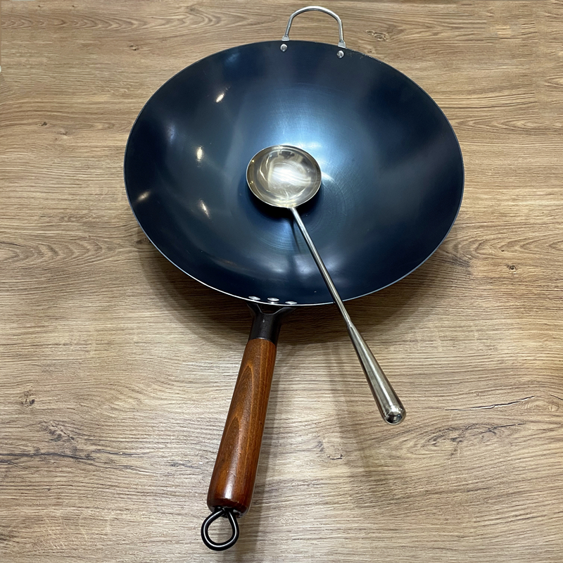 Handmade iron pan without coating without pan round bottom gas stove induction cookers Home explosive frying pan old fried dishes 