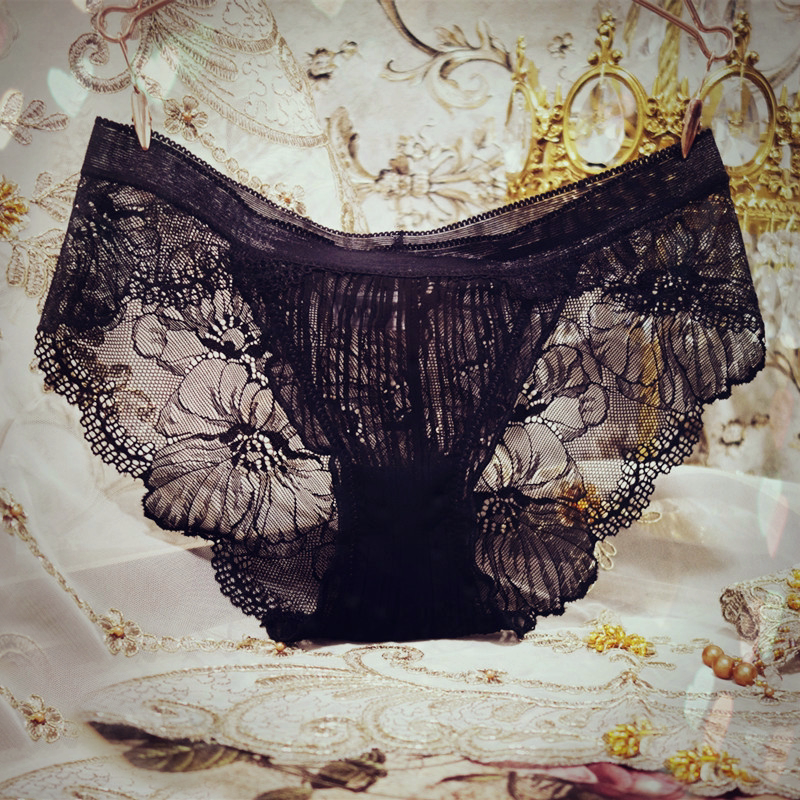 Sexy European and American new breathable underpants female transparent lace unscarred web yarn low purse hip lady triangle pants hollowed-out