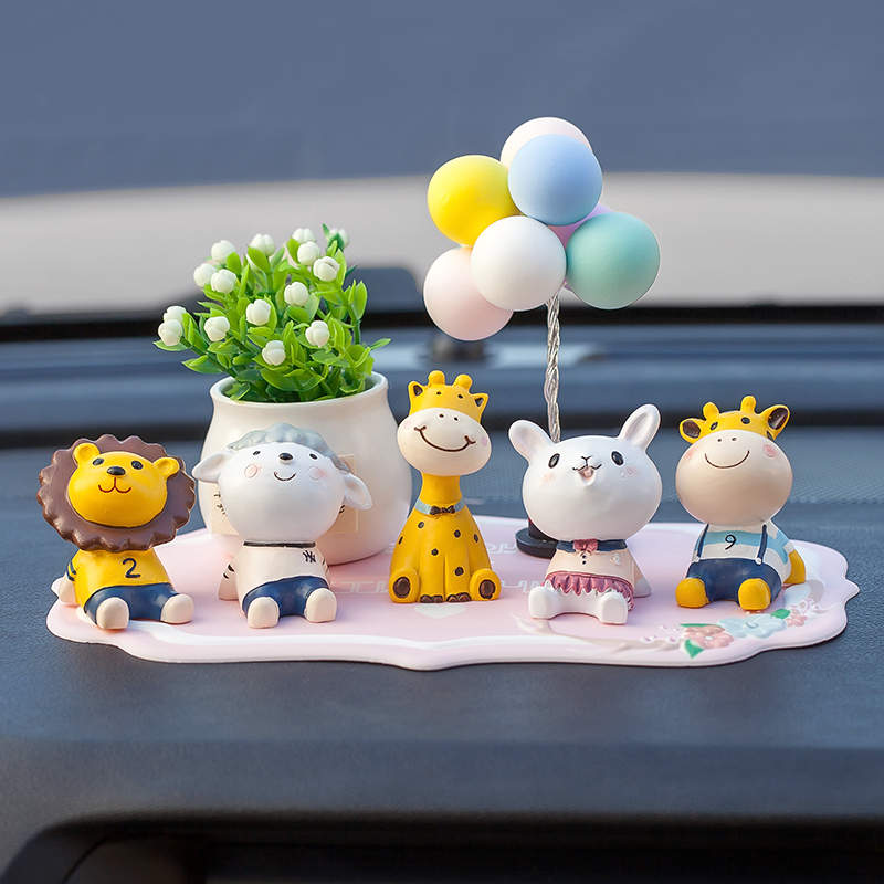 New car pendulum cartoon Animals in car Ornament Pendulum accessories Decorative Items Big full men and women Fancy Personality Creativity-Taobao