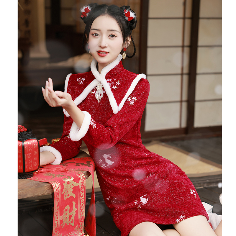Red festive winter cheongsam, suitable for teen, increased thickness, the year of the Rabbit Red festive winter cheongsam, suitable for teen, increased thickness, the year of the Rabbit