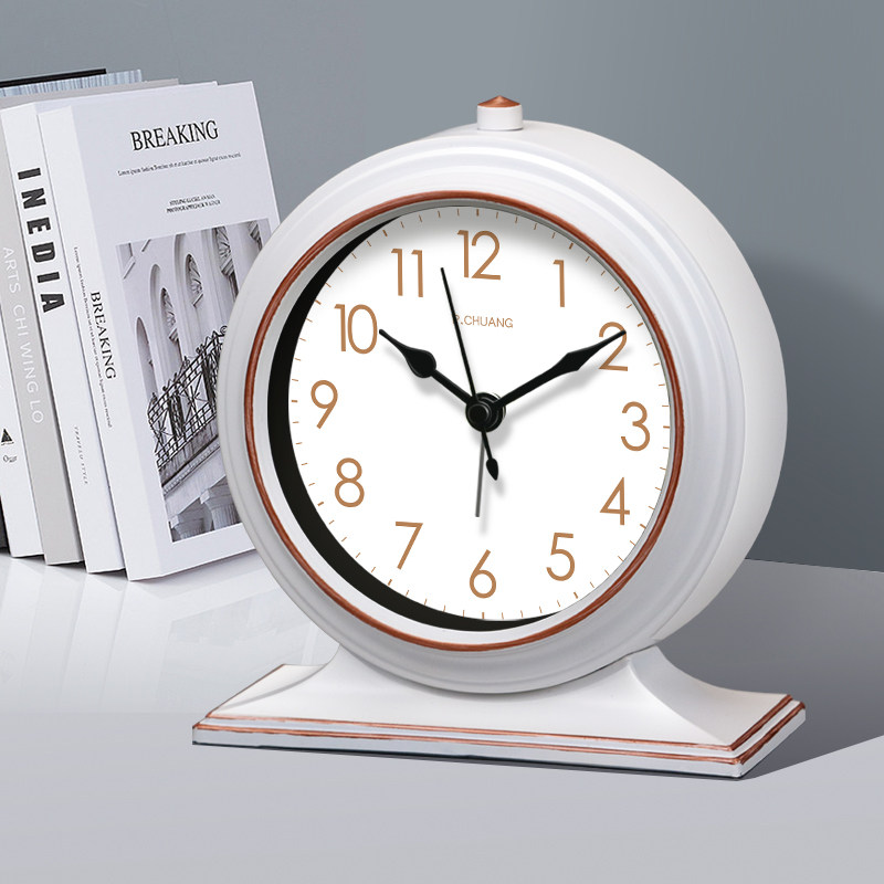 Light Luxury Ornaments, Retro Silent Alarm Clock, Metal Living Room Clock Ornaments, Desktop Table Clock