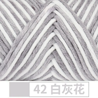 42 белый серой цветок