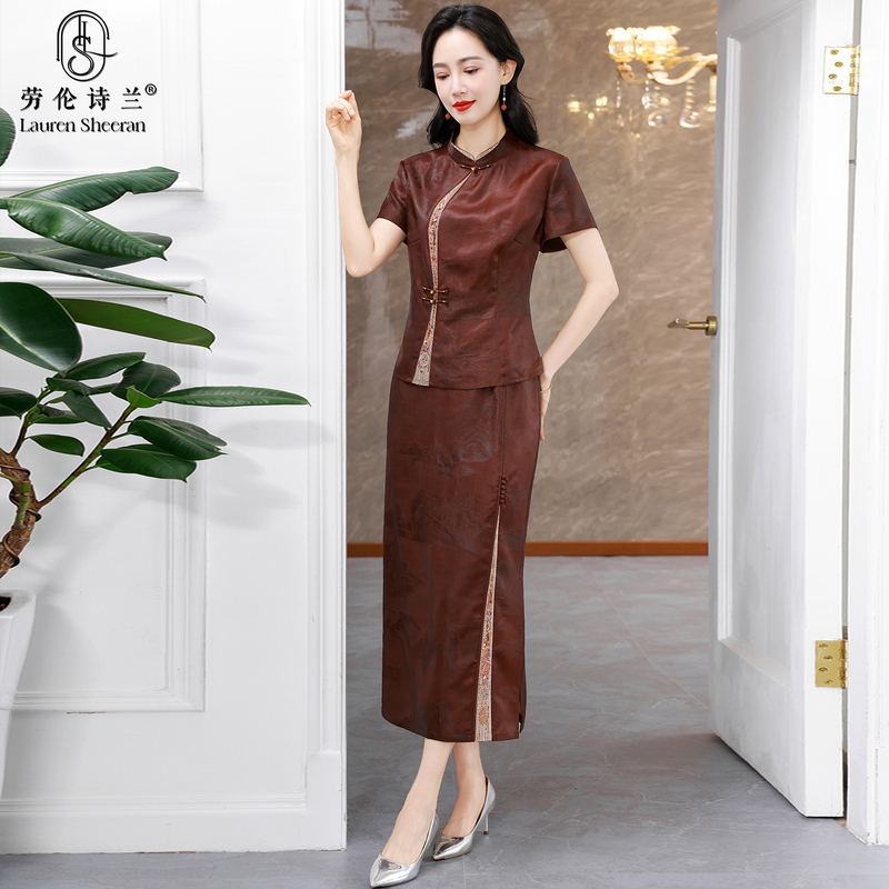 Authentic Hangzhou Xiangyun Silk Set for Women, 100% Mulberry Silk Top and Skirt Two-Piece Set, Mom's Summer Outfit Authentic Hangzhou Xiangyun Silk Set for Women, 100% Mulberry Silk Top and Skirt Two-Piece Set, Mom's Summer Outfit