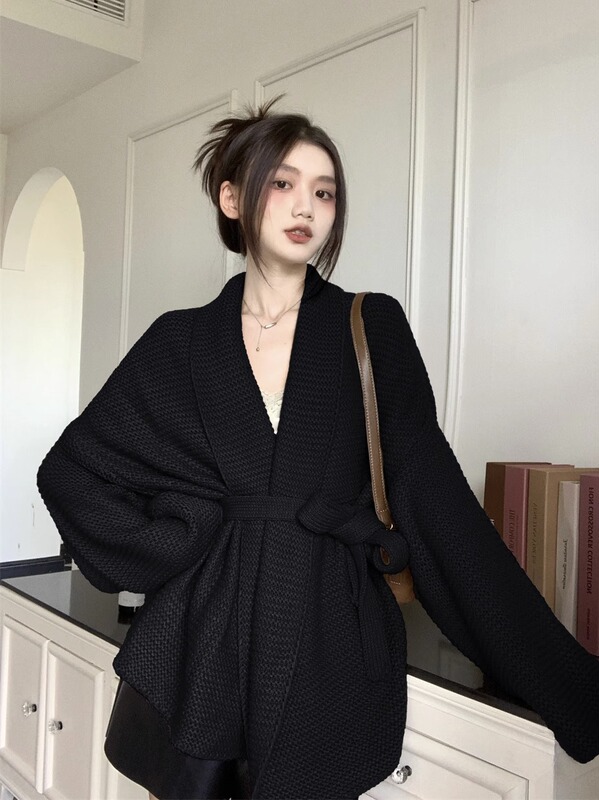 Plus Size 1.0-150kg New Women's Clothing for Autumn and Winter, Vintage Design V-Neck Solid Color Sweater, Loose Knit Outerwear 2 Plus Size 1.0-150kg New Women's Clothing for Autumn and Winter, Vintage Design V-Neck Solid Color Sweater, Loose Knit Outerwear 2