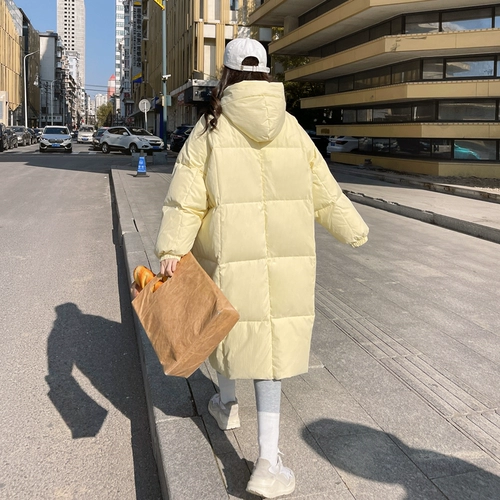 Желтый демисезонный длинный пуховик с пухом, коллекция 2023, в корейском стиле, оверсайз, увеличенная толщина, набивка пером