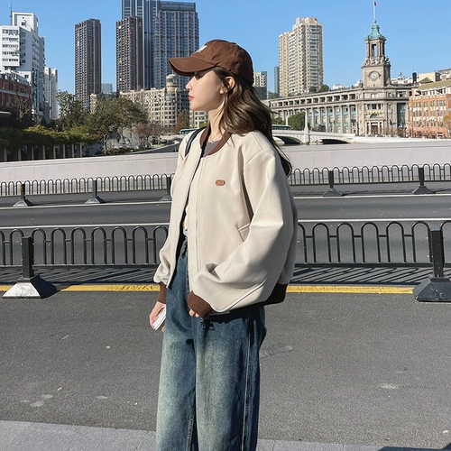 Абрикосовая дизайнерская куртка, тренд сезона