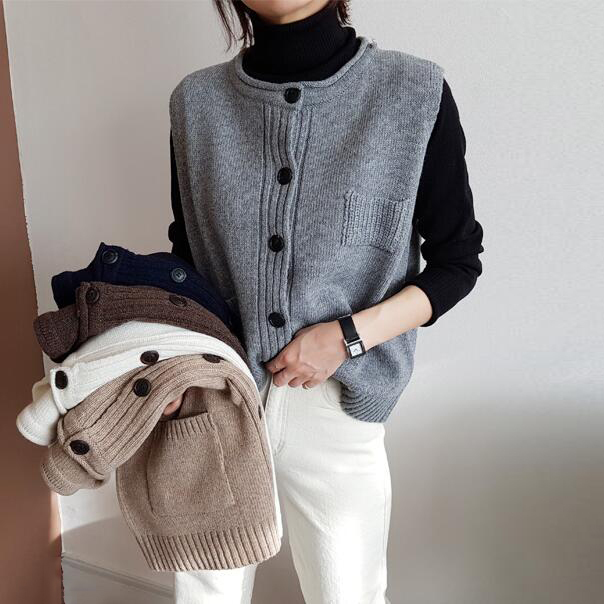 Now South Korea's Dongdaemun women's autumn and winter new asymmetric loose round neck knitted vest wool vest women's outer wear