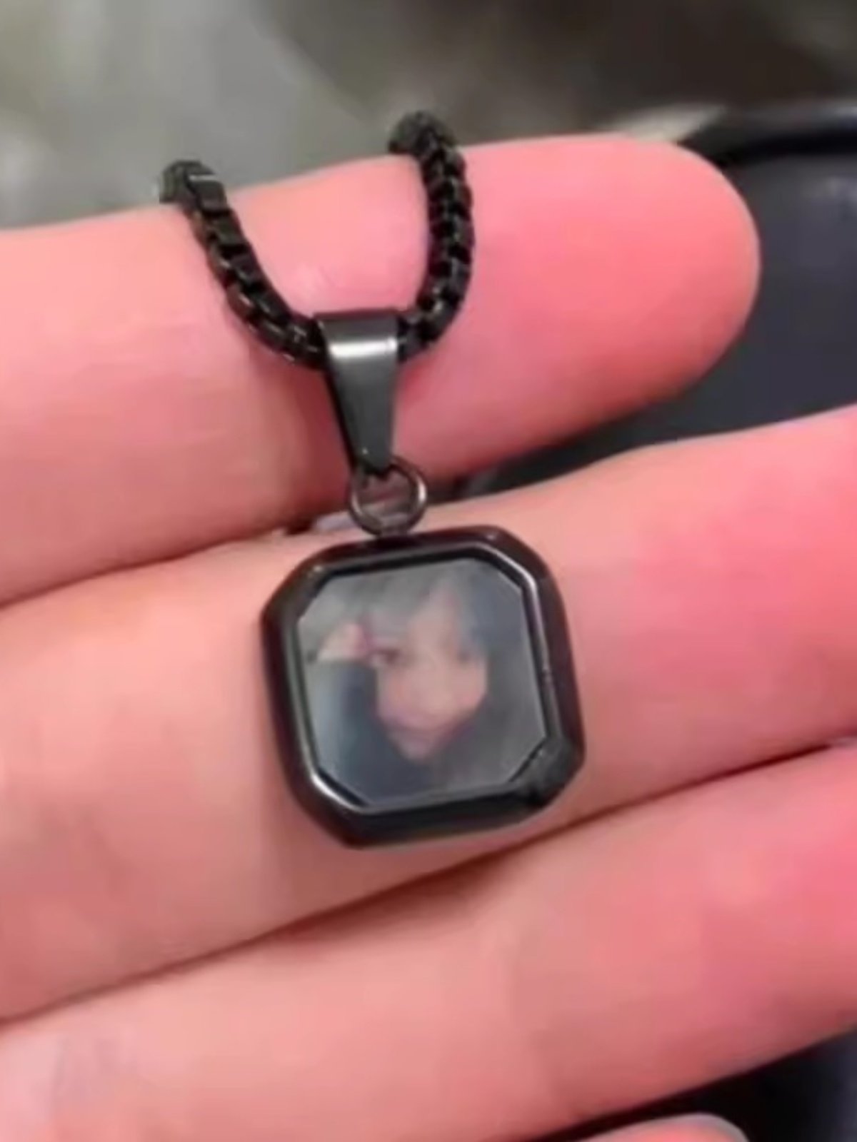 Temperature-Sensitive Color-Changing Necklace, Body Temperature Photo Jewelry, Geometric Square Niche Accessory, Gift for Girlfriend, Couple's Birthday Present