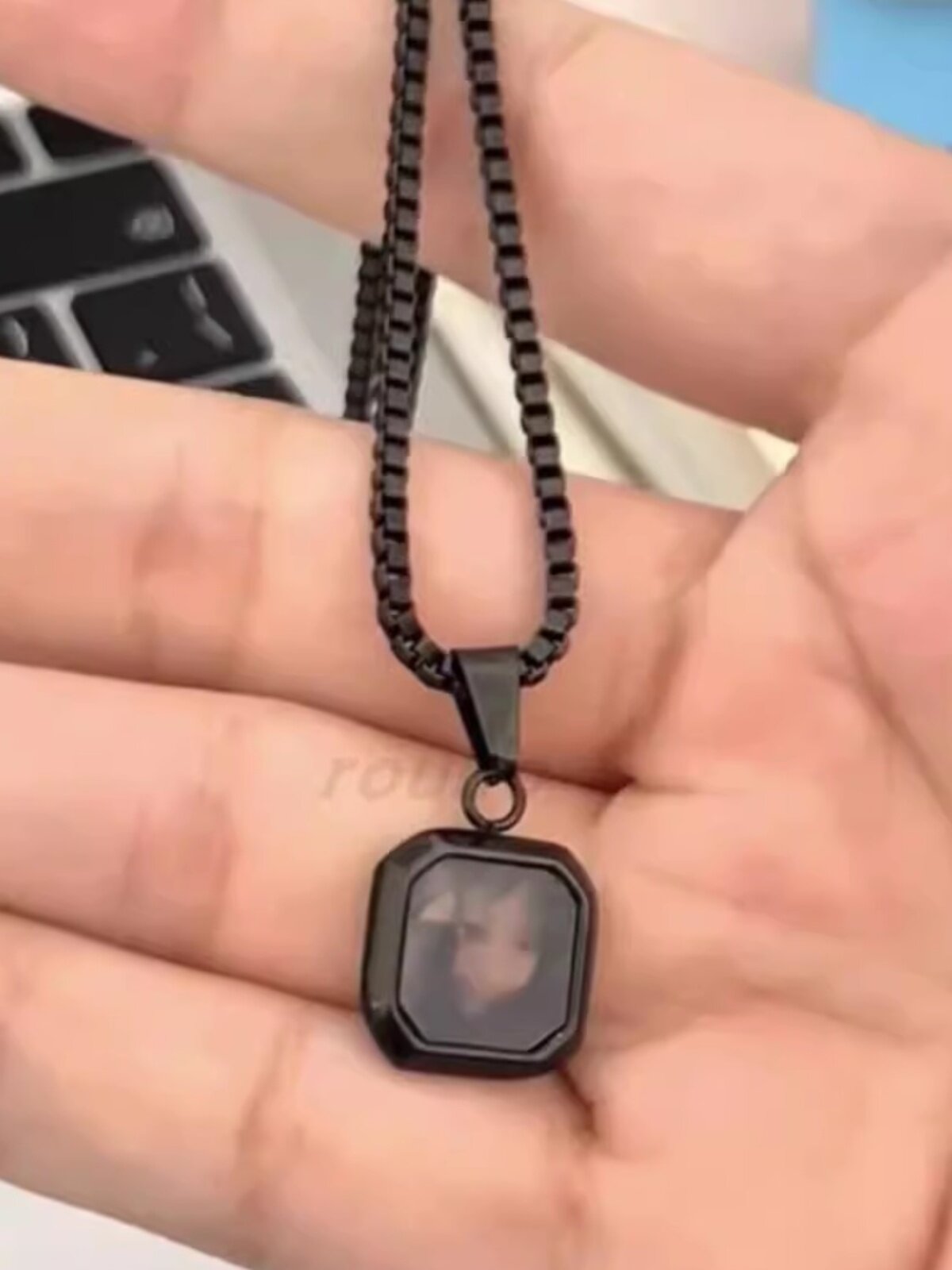 Temperature-Sensitive Color-Changing Necklace, Body Temperature Photo Jewelry, Geometric Square Niche Accessory, Gift for Girlfriend, Couple's Birthday Present