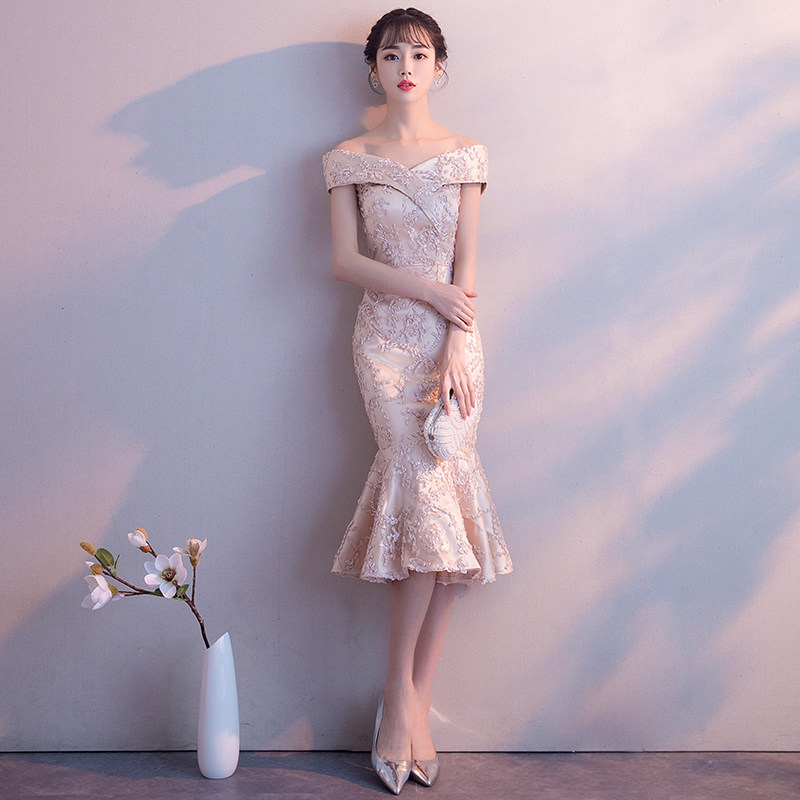 Lined with shoulder bridesmaids 2021 new fish tails Long version Lean Temperament Gathering Foreign Banquet Small Evening Gown