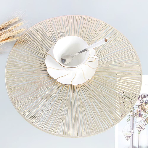 Северный горячий золотой фейерверк