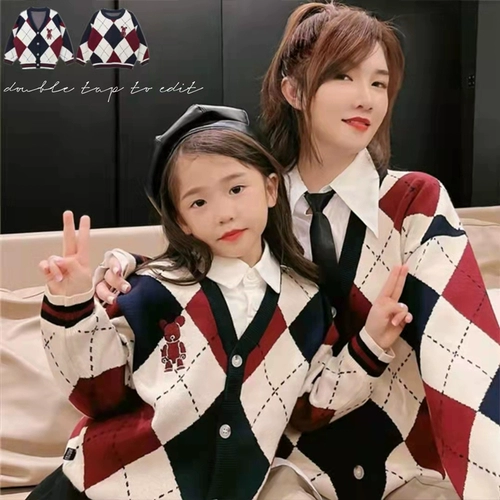 Демисезонный пуховик, кардиган, свитер, семейный стиль, в западном стиле