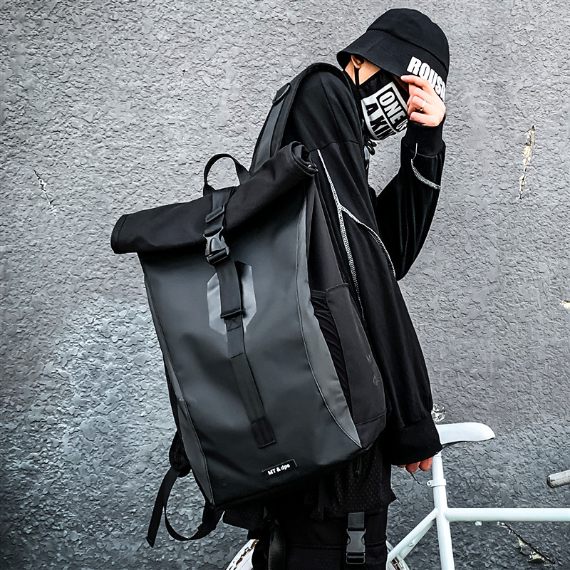 Hong Kong men cycling backpack 2023 new trend fashion sports outdoor large capacity student bag shoulder bag