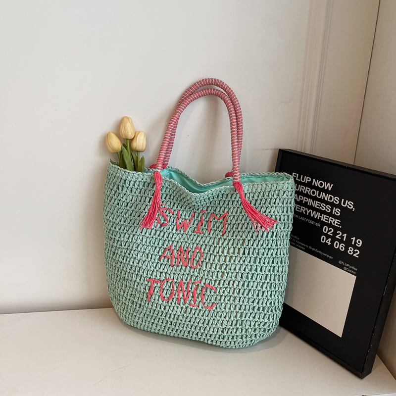 Spring and Summer 2026 New Casual Single-Shoulder Large-Capacity Woven Straw Bag Women's Commuter Tote Bag Seaside Beach Bag