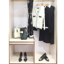 Modern template room clotheroom fitting wardrobe soft decoration clothing clothing shoes package props master bedroom decoration