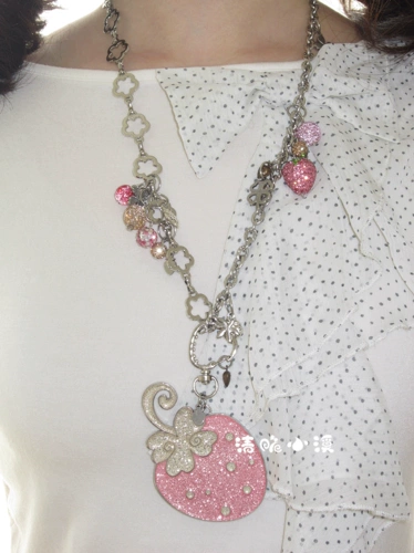 Crisp Creek Original *Кудрявые бутоны клубники*Металлическое ожерелье в сверкающем стиле клубники Универсальная подвесная цепочка 𫔀Кулон