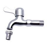 Расширенная водяная кран, один из двух из двойного открытого лидера