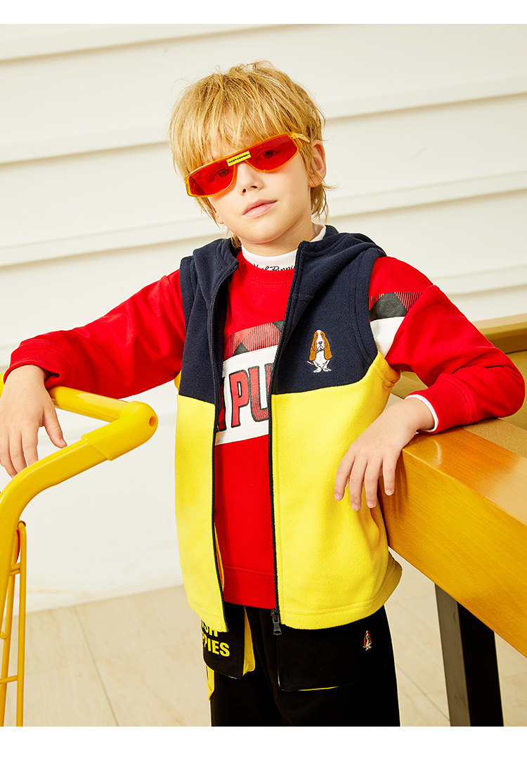 Hush Puppies 暇步士 20年秋季新款 摇粒绒 儿童连帽马甲 天猫优惠券折后￥78包邮（￥198-120）105~170码4色可选