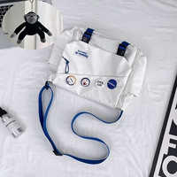 Белая+горилла висит+четыре случайных бада